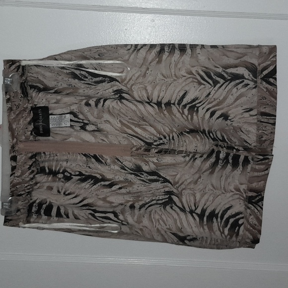 Women's size 10 John Roberts animal print skirt. - Picture 3 of 5